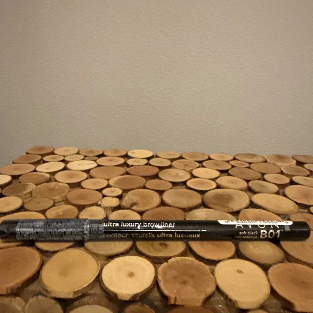 Avon Ultra Luxury Brow Liner Pencil Soft Black B01 Sealed New
